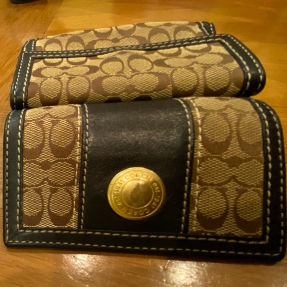 Coach Wallet - Picture 5 of 8